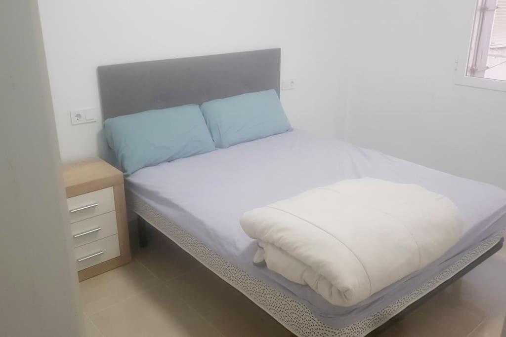 Three Private Bedrooms With Private Bathroom In Spacious In Alicante, Shared Kitchen And Living Room, The Host Lives In The *