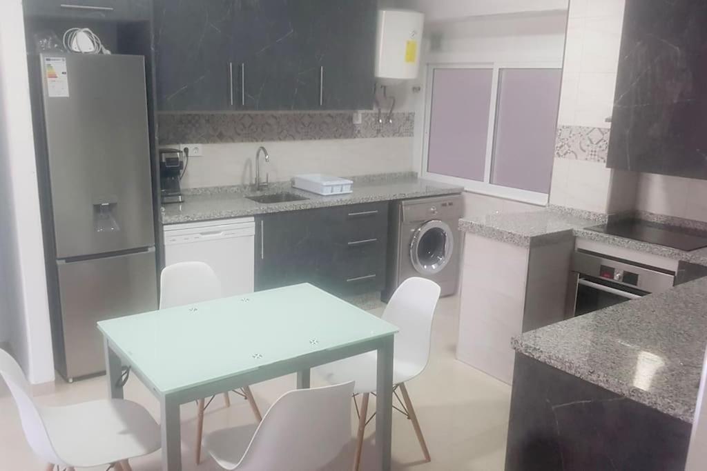 Apartment Three Private Bedrooms With Private Bathroom In Spacious In Alicante, Shared Kitchen And Living Room, The Host Lives In The