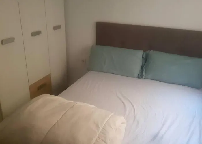 Three Private Bedrooms With Private Bathroom In Spacious Apartment In Alicante, Shared Kitchen And Living Room, The Host Lives In The Apartment